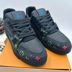 Men’s Louis Vuitton monogram trainer sneakers size 11 fits 12 US made in Italy